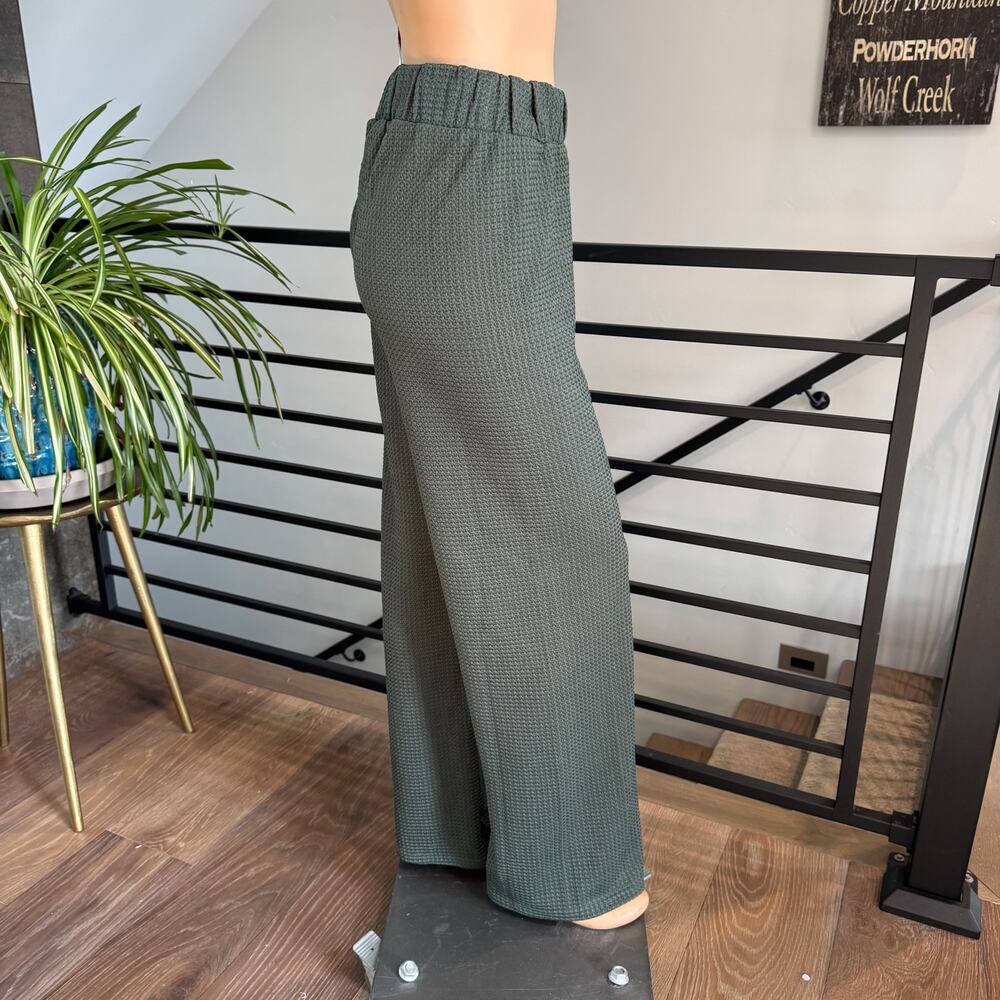 NWT Francesca’s Julia Hunter Green Waffle Knit Lounge Set, Top & Bottom - Small - Picture 8 of 16